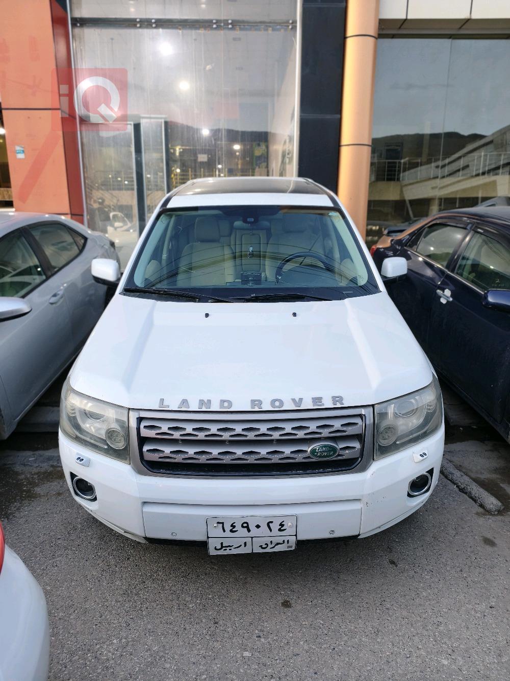 لاند روفر LR2